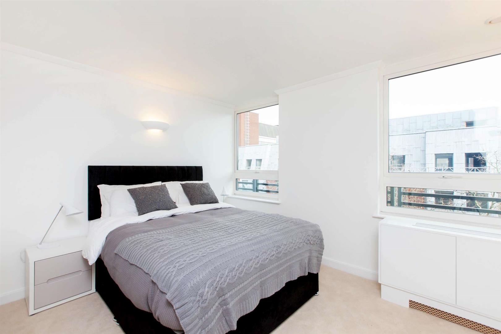 High Holborn, London, WC1V , 3 bed, Apartment, WC1V 6DR, £1,720,000